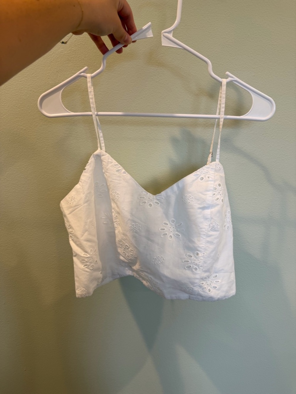 Universal Thread White Eyelet V-Neck Camisole